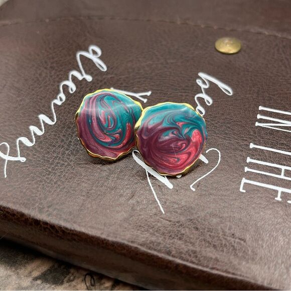 Vintage 1990s Pastel Paint Swirled Gold Tone Enamel Circle Stud Earrings - Picture 3 of 7